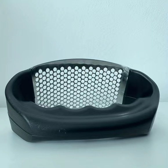 Stainless Steel Garlic Press - Picture 4 of 11